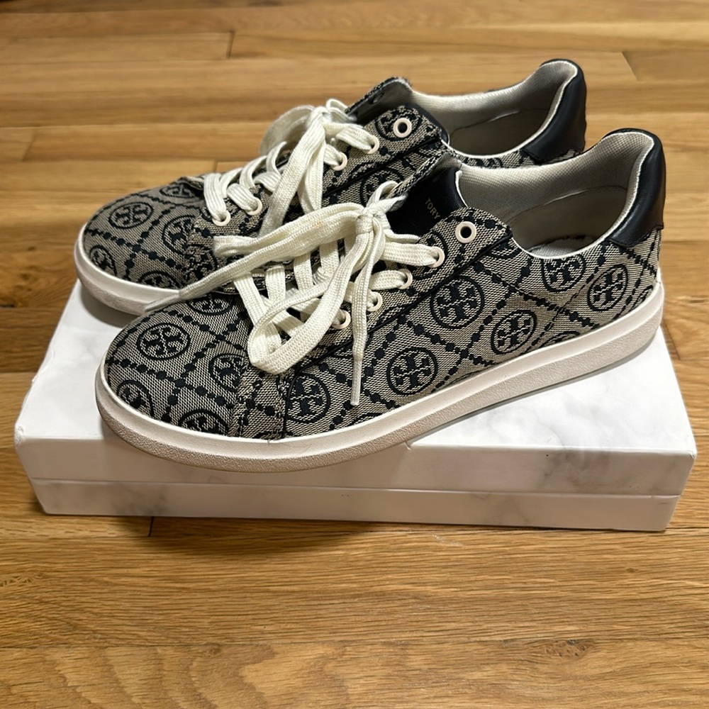 Tory Burch Howell Sneaker W8.5